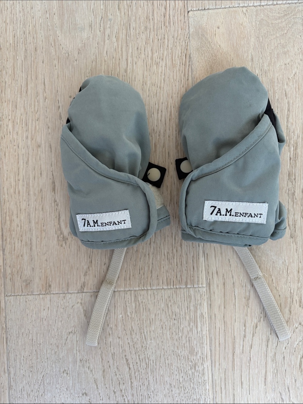 7A.M. Enfant Kids Mittens in Sage Green